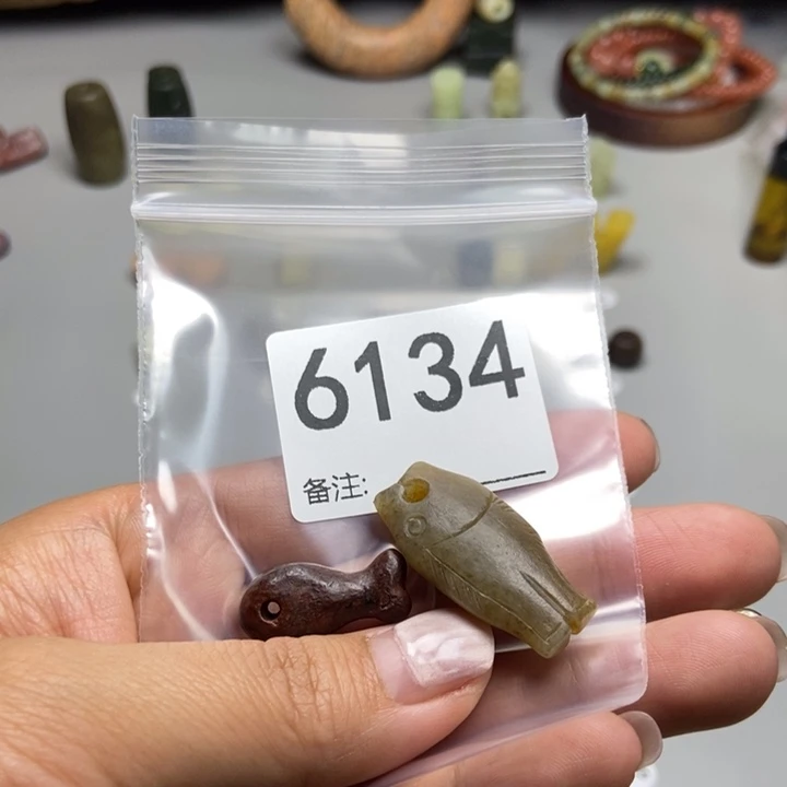 松***果蛇纹石玉未镶嵌项链