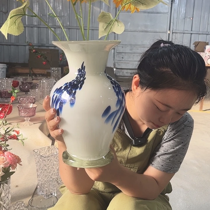 水晶花瓶白色洒金