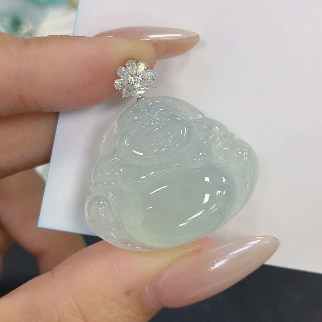 颈饰18K金镶嵌翡翠