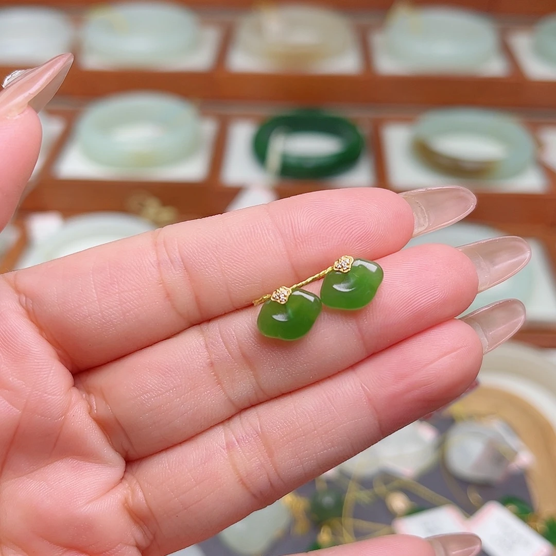 和田玉18K金镶嵌耳饰