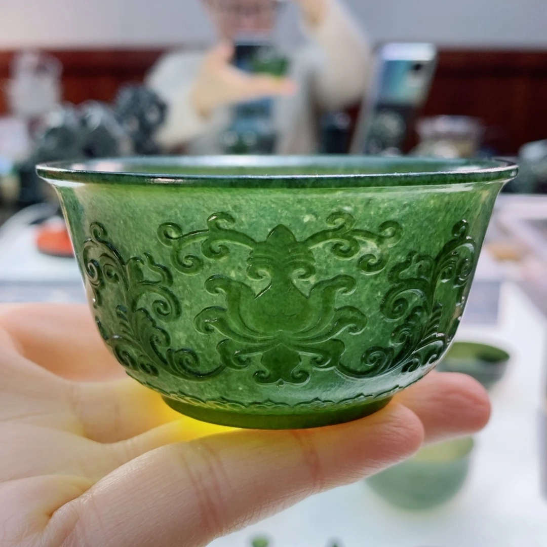 未镶嵌和田玉摆件微瑕