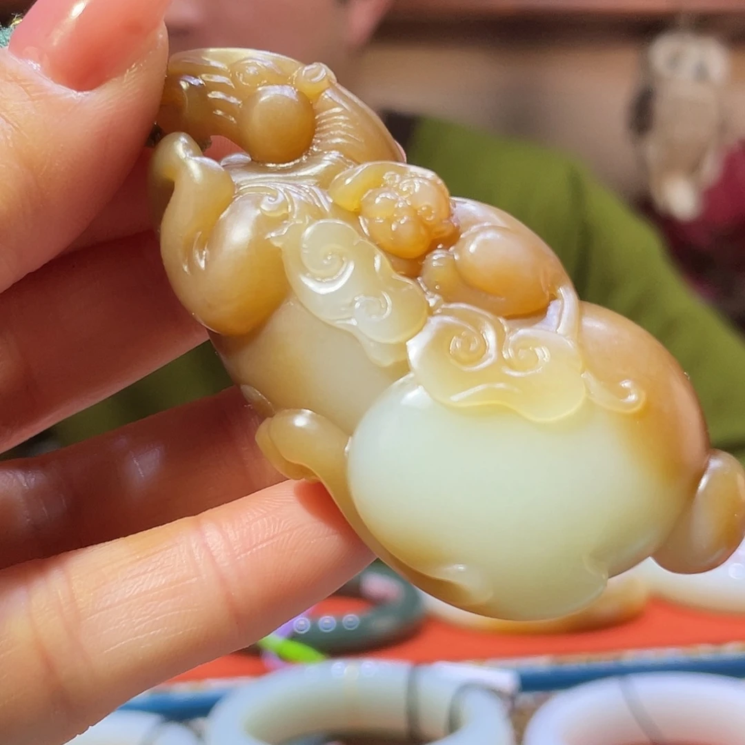 和田玉（糖玉）未镶嵌颈饰
