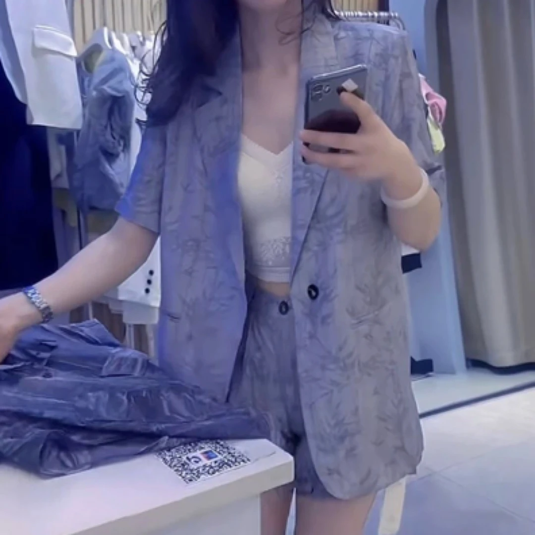 新款宽松显瘦提花西服上衣短裤减龄