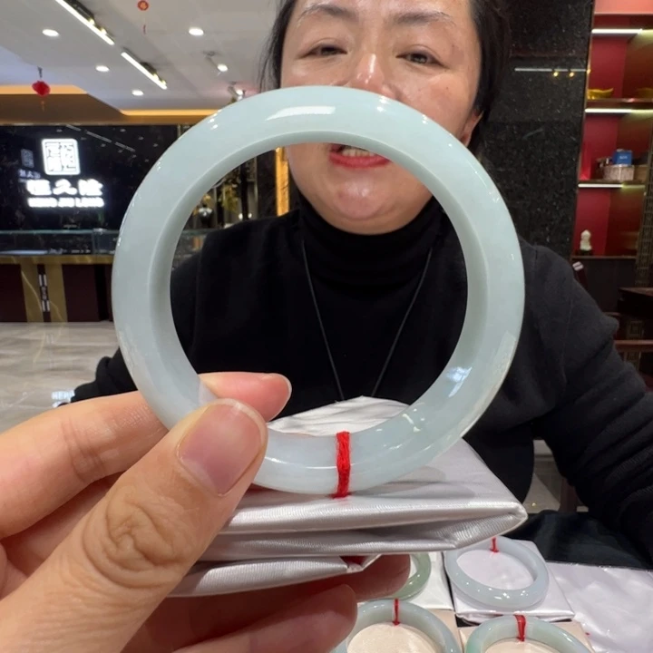 小***桃翡翠未镶嵌手镯宽胎58-59福利不退不换