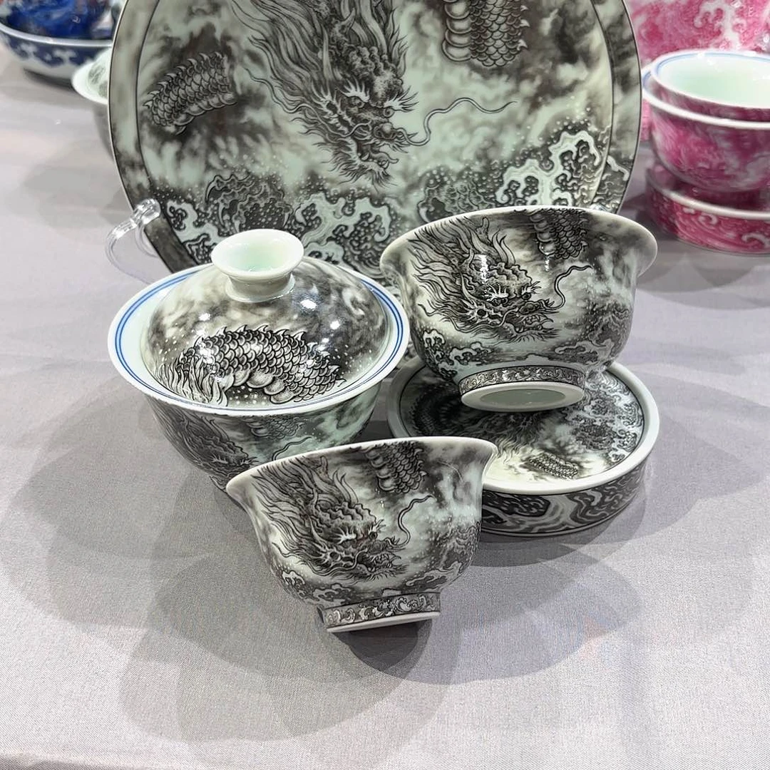 瓷片景德镇瓷器精品陈列