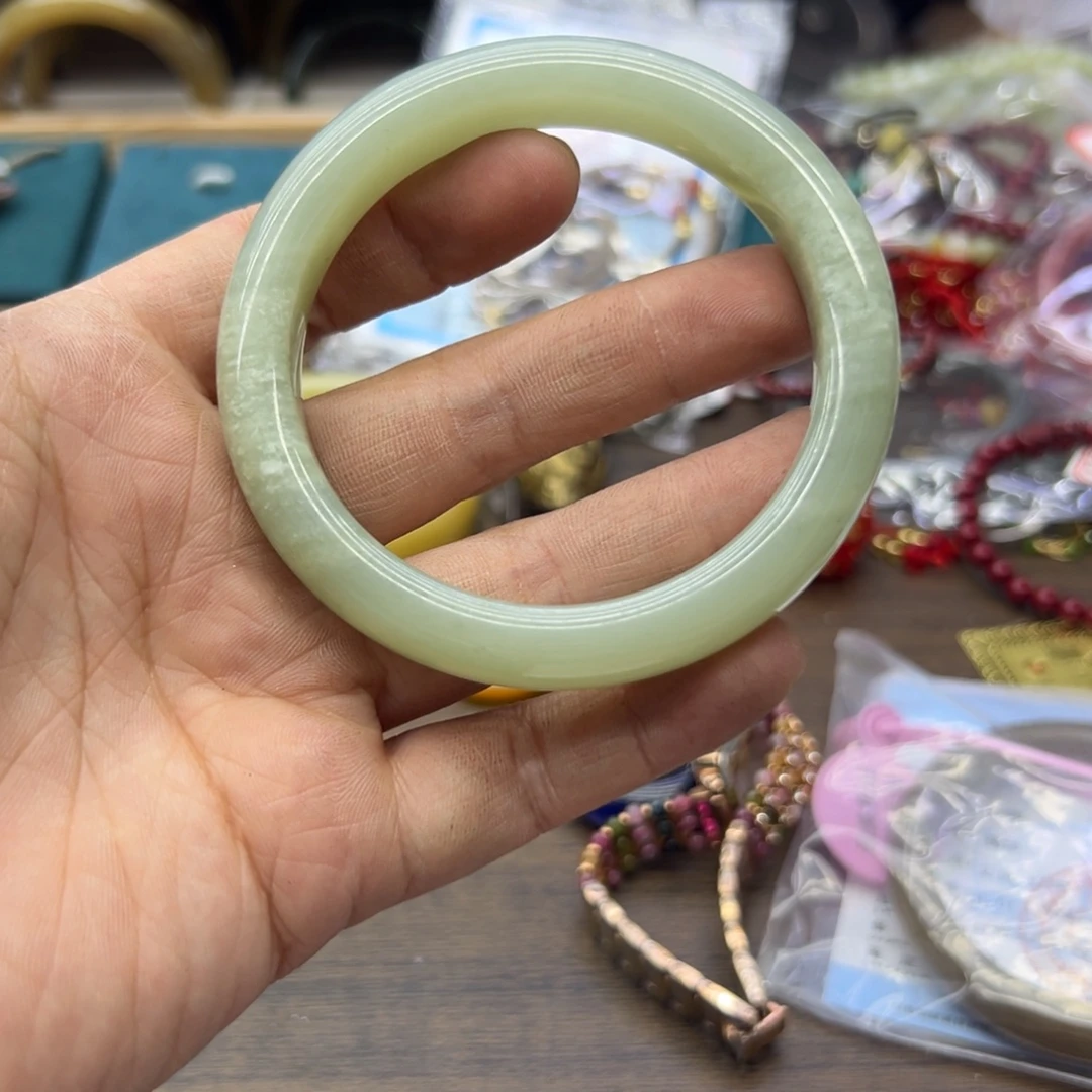 和田玉未镶嵌手镯60.5圈围383