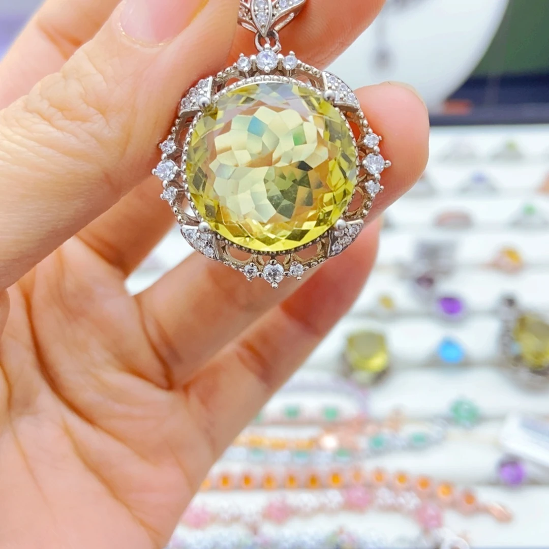 吊坠(赠链)银S925镶嵌绿水晶