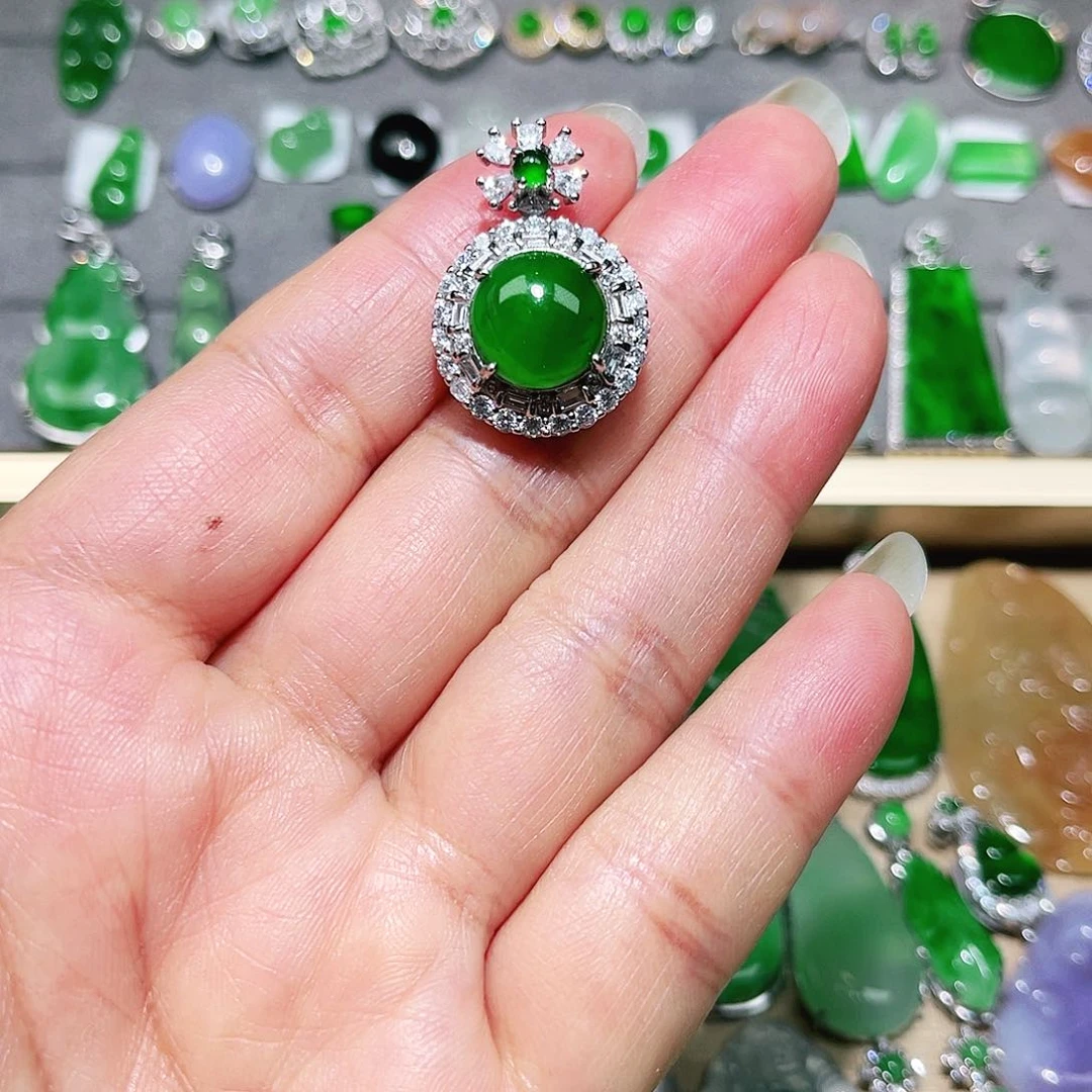 翡翠颈饰未镶嵌裸石