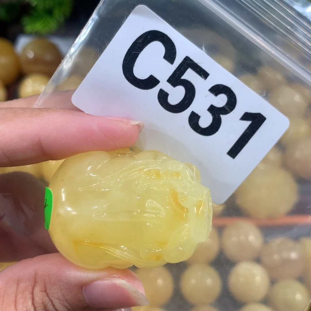 未镶嵌琥珀珠宝奇石
