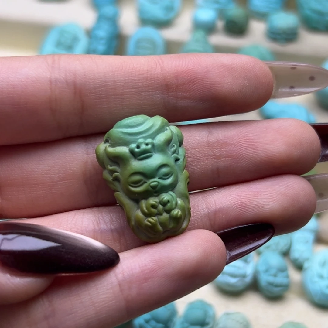 未镶嵌绿松石颈饰