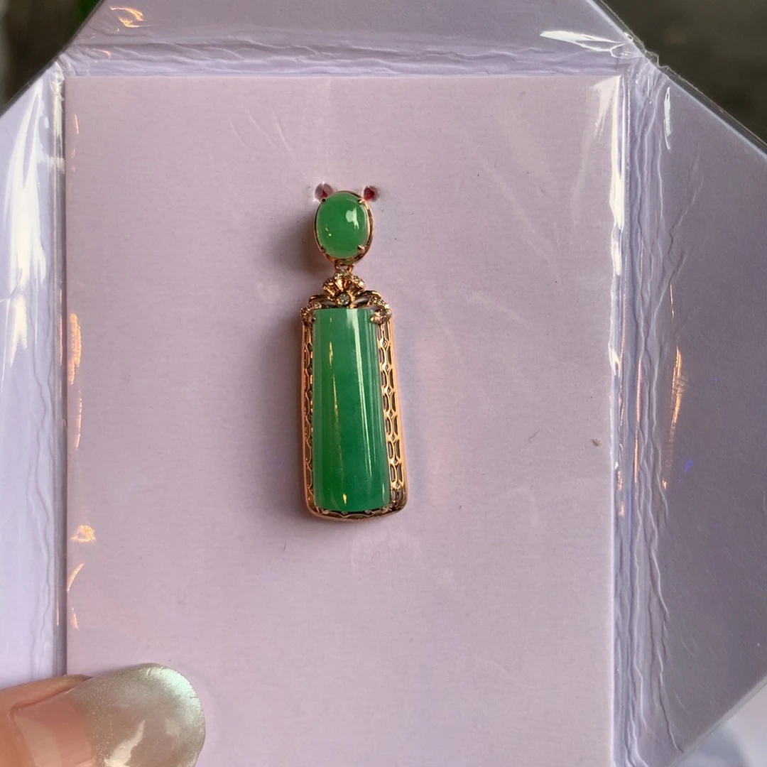 翡翠18K金镶嵌项链无事牌