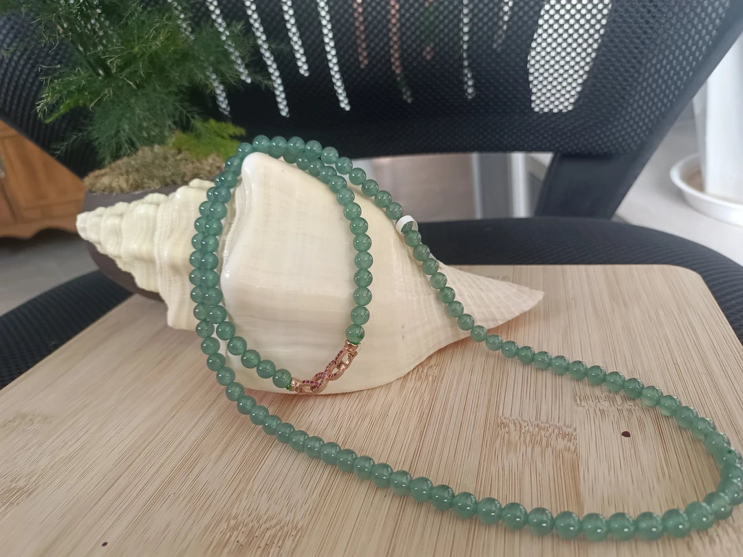 天然A货翡翠卡6.5mm高冰晴108颗珠的项链