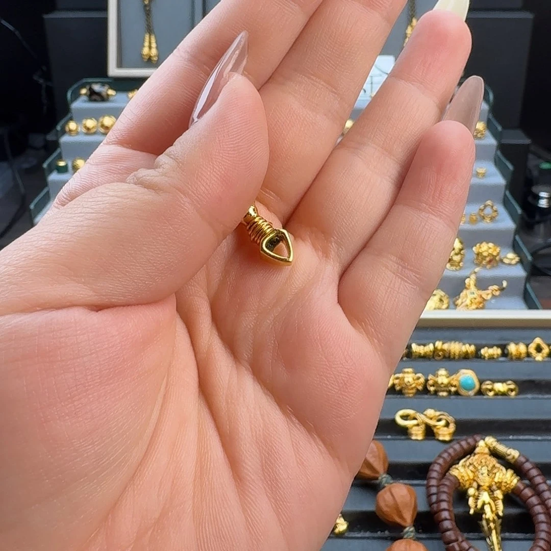 足银合成立方氧化锆