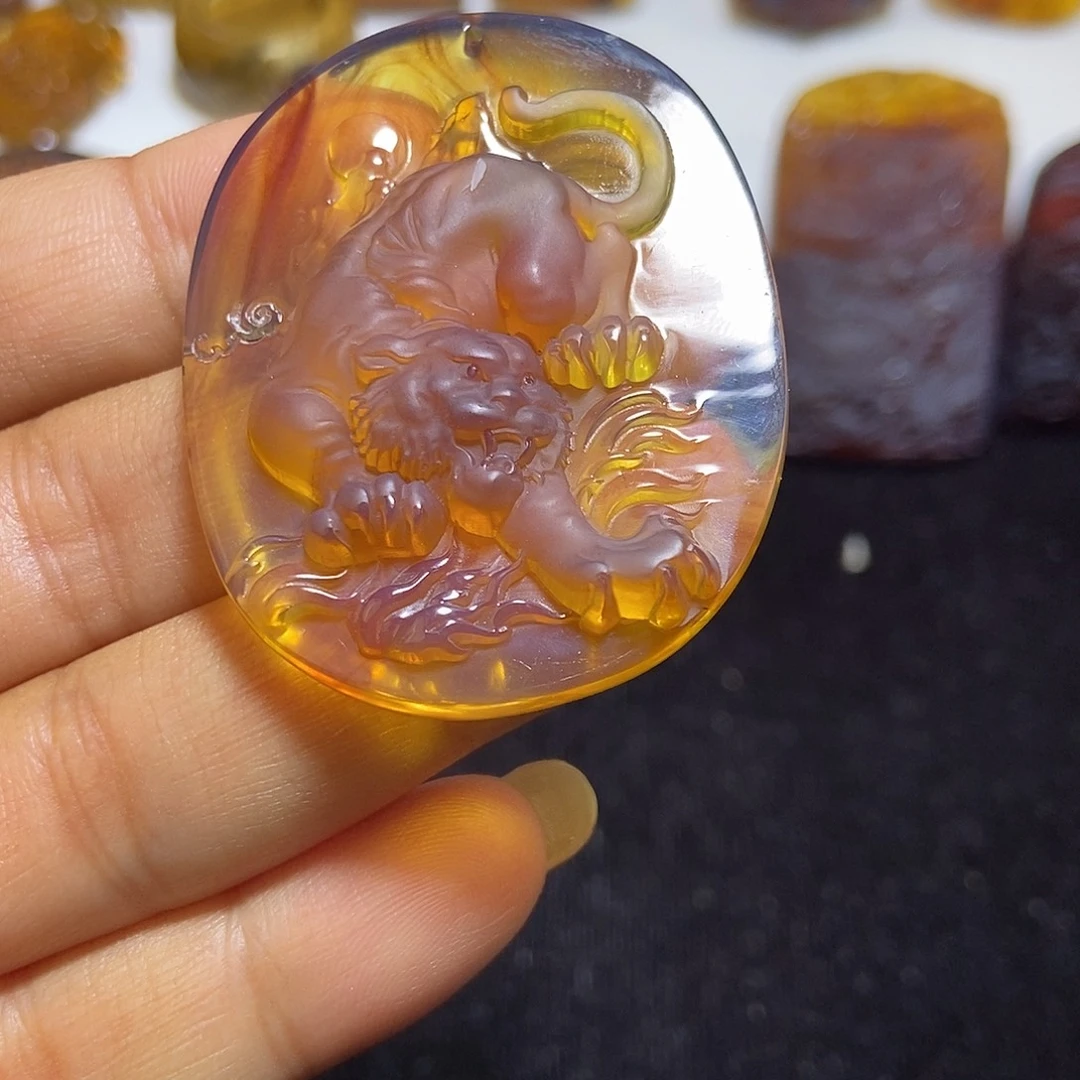 琥珀颈饰未镶嵌缅甸天然琥珀吊坠