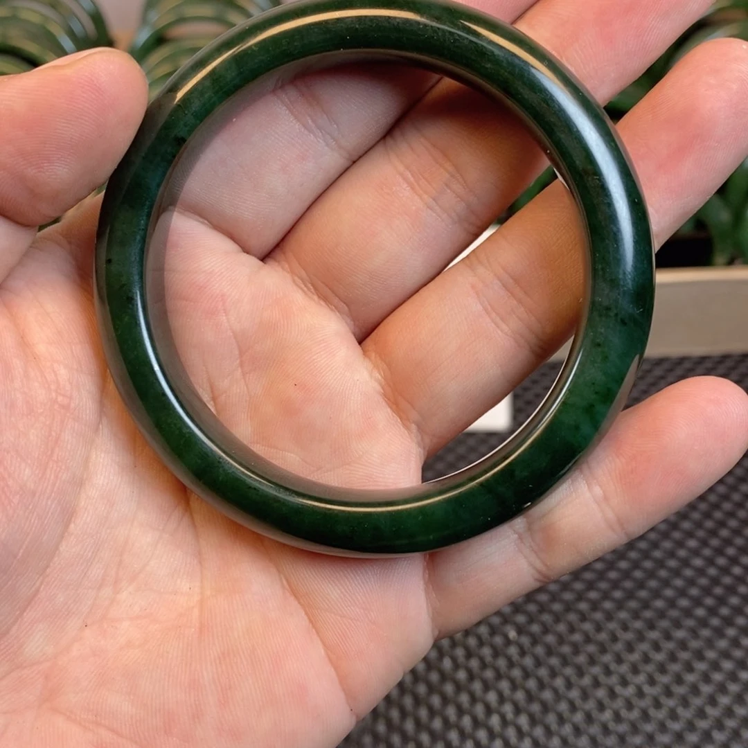 和田玉（碧玉）手镯未镶嵌霞*