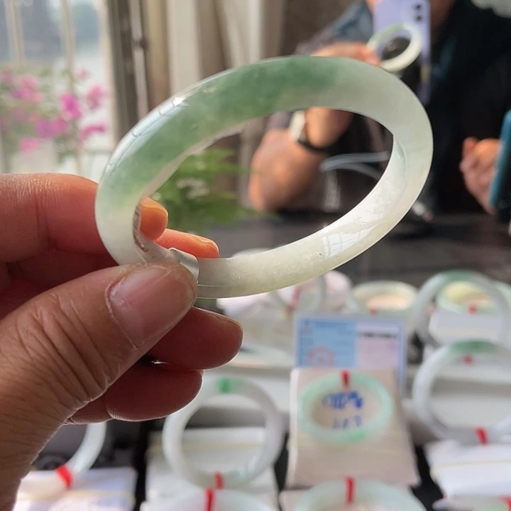 未镶嵌手镯翡翠成品