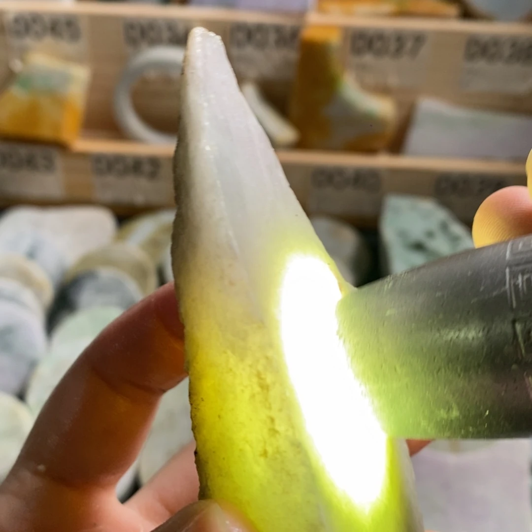 颈饰未镶嵌翡翠天然翡翠