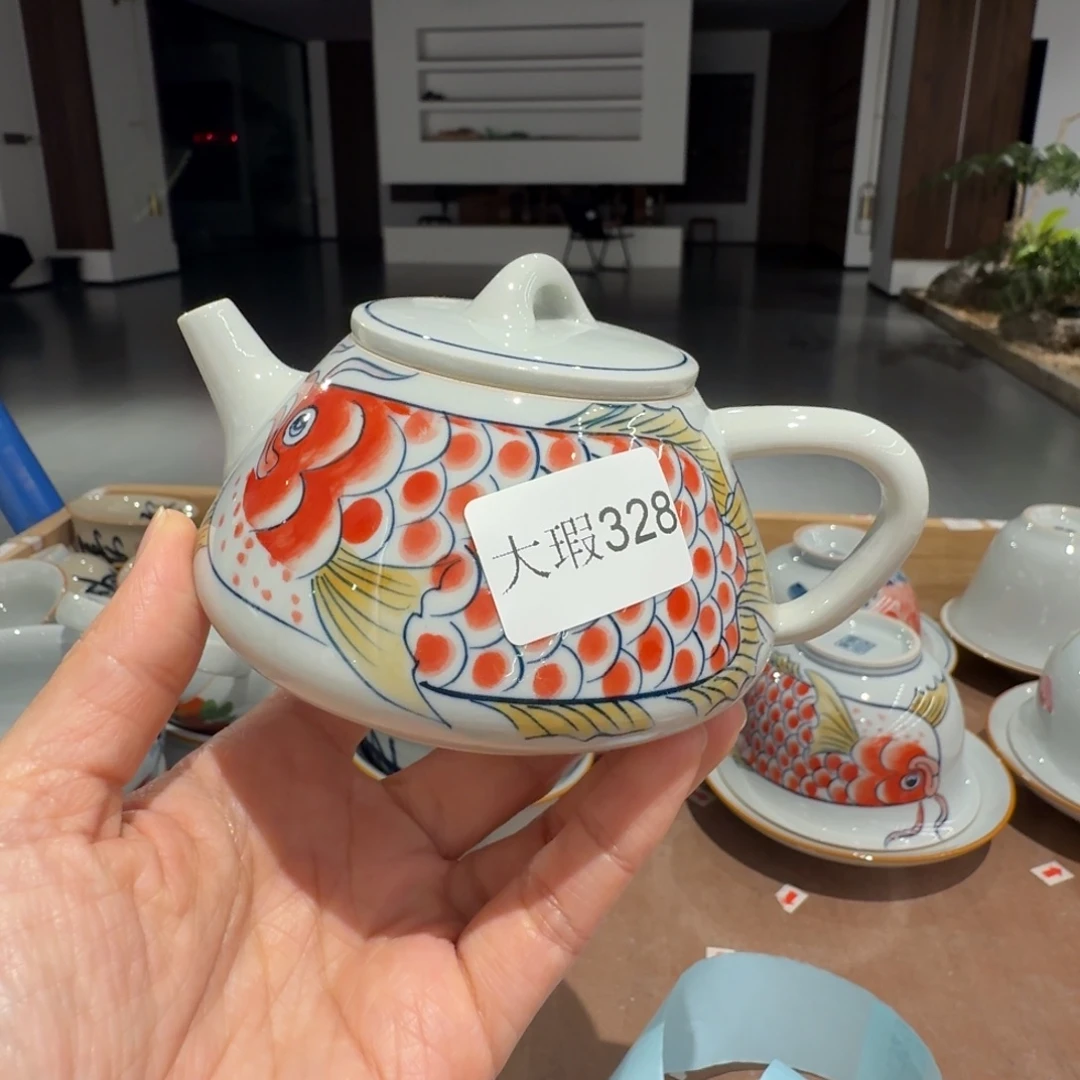 釉下手绘茶具微瑕