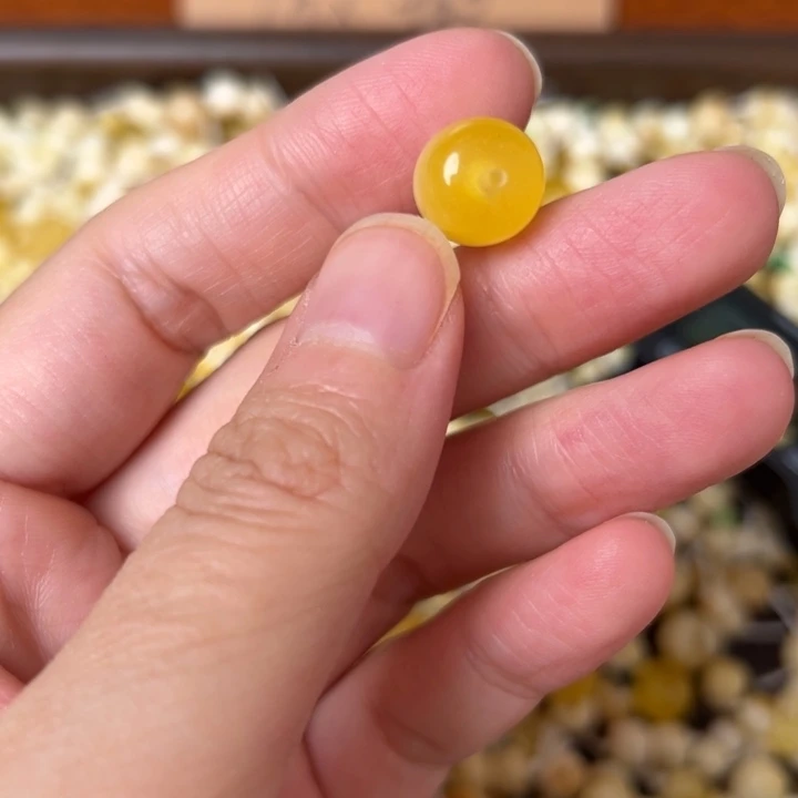 蜜蜡未镶嵌裸石11.mm一个