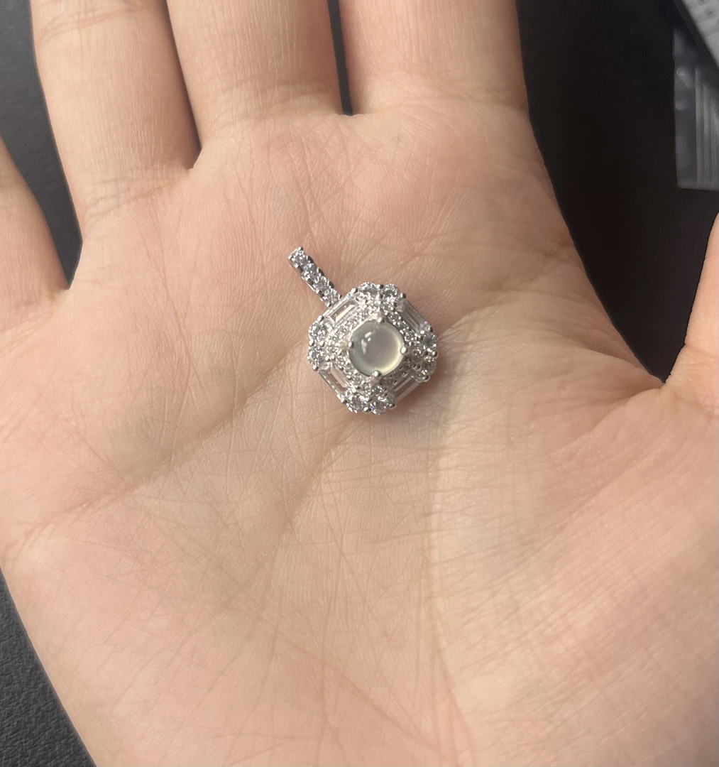 天然a货翡翠吊坠