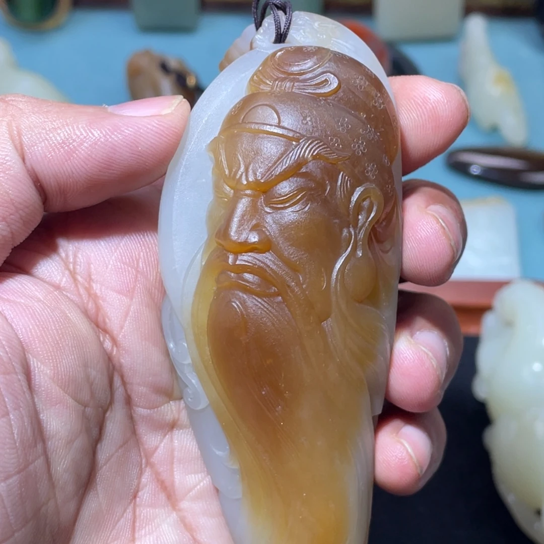 和田玉未镶嵌把件