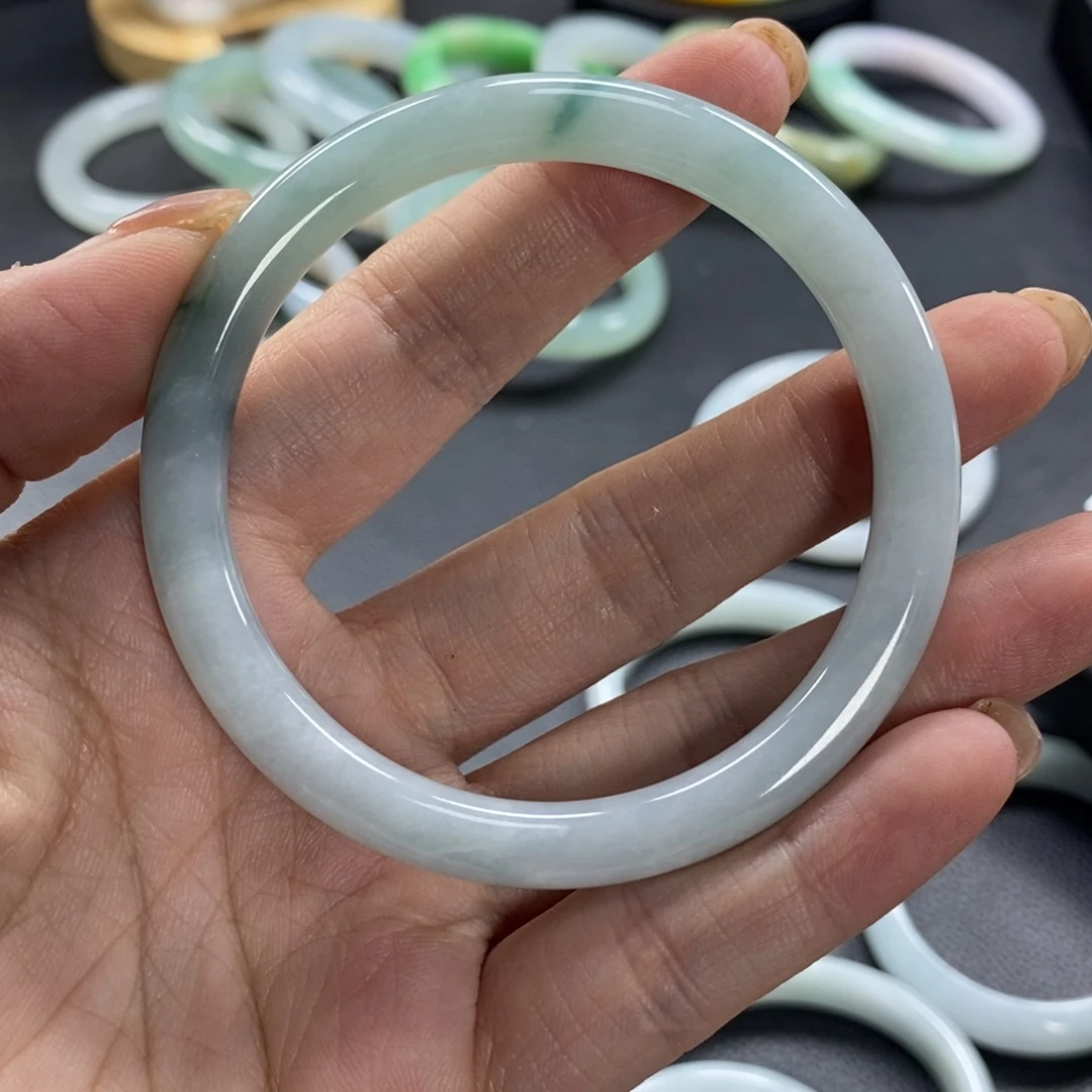 妮***妮翡翠未镶嵌手镯天然翡翠