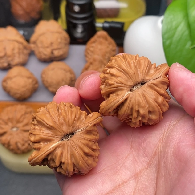 【闪购商品】文玩核桃把件全品小楼38