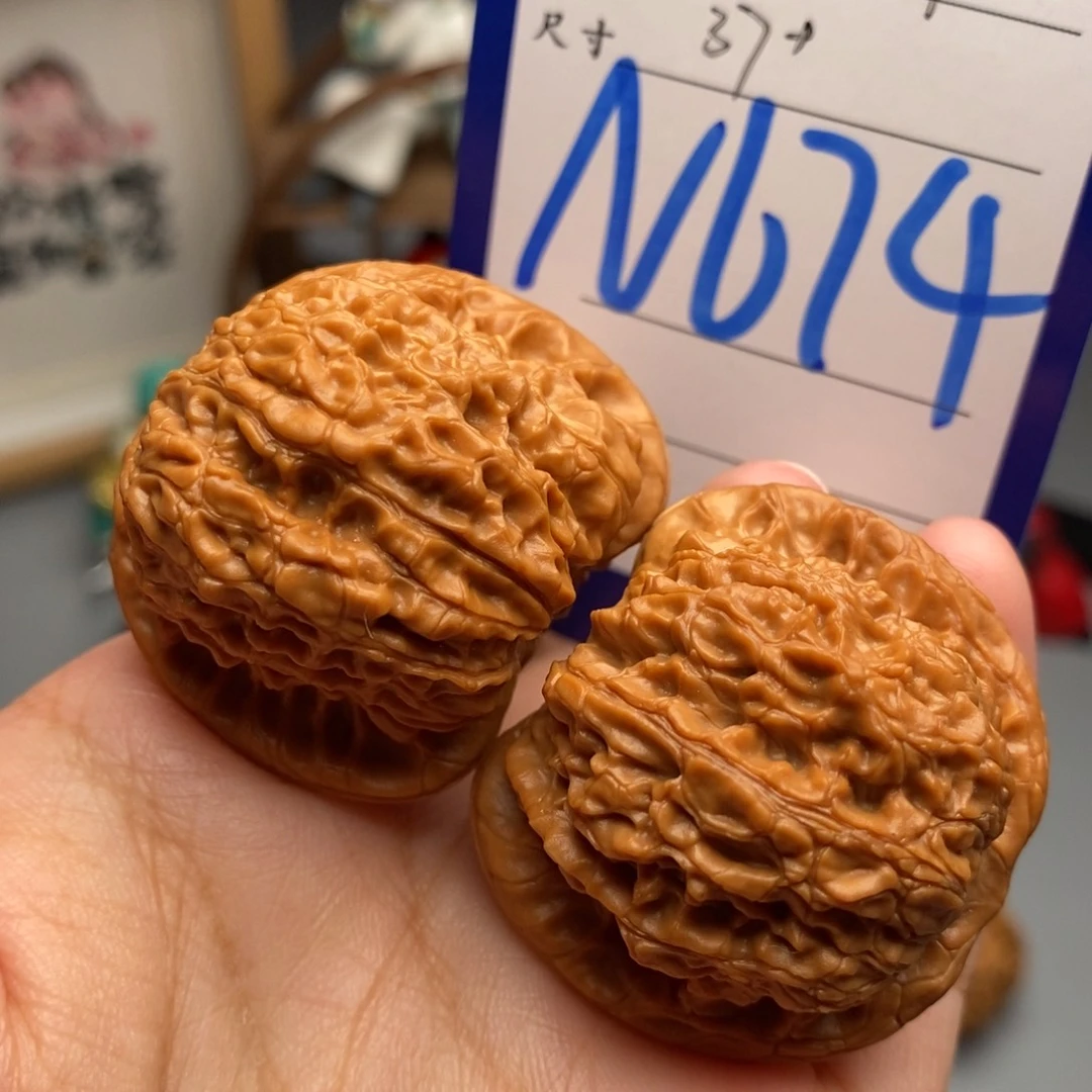 文玩核桃吊坠血麒麟37