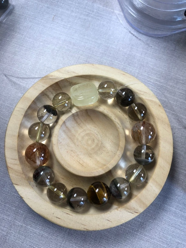 天然水晶绿幽灵搭配金发晶设计款水晶手串