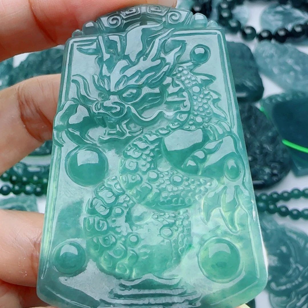 颈饰未镶嵌翡翠多样性发货天然的A货翡翠