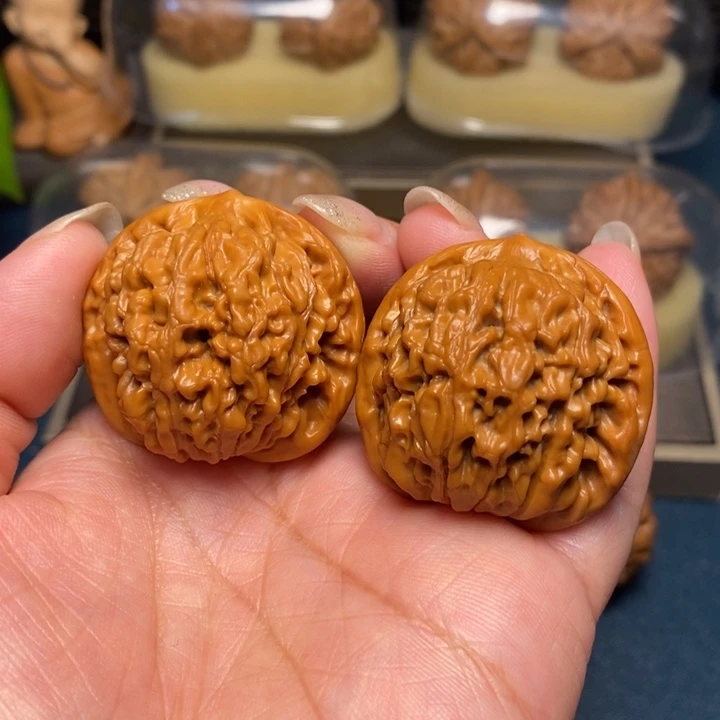 【闪购商品】文玩核桃把件莲花