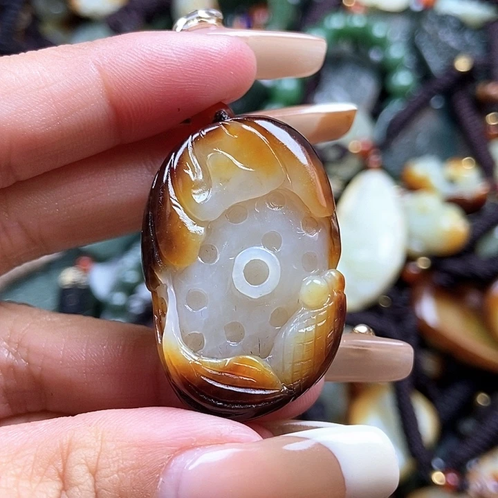 和田玉颈饰未镶嵌