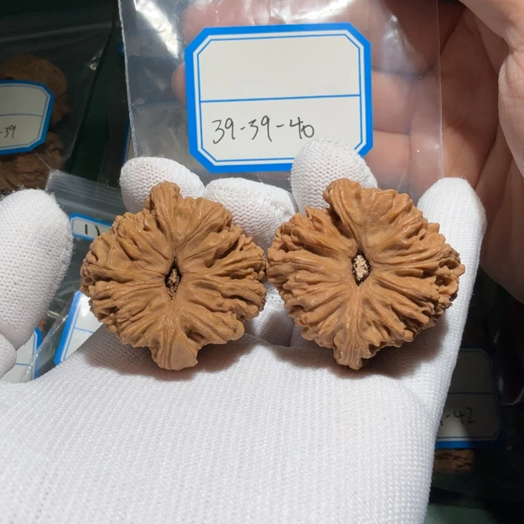 文玩核桃吊坠南疆留疤21