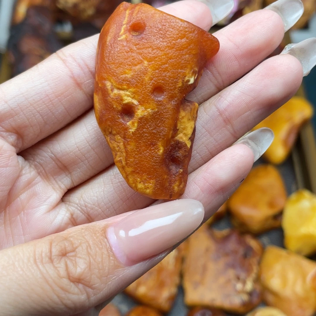 琥珀未镶嵌珠宝奇石