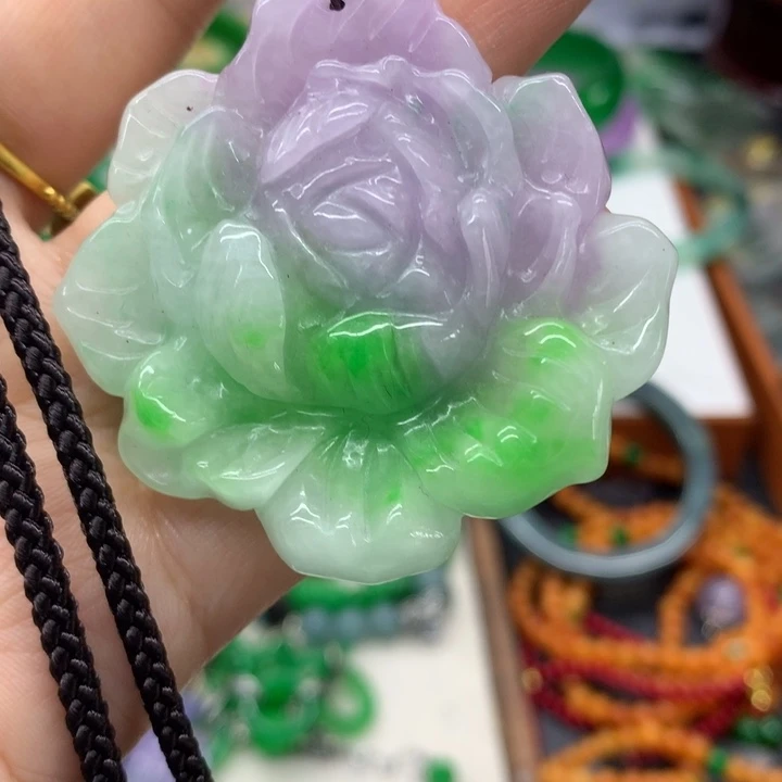 颈饰未镶嵌翡翠吊坠