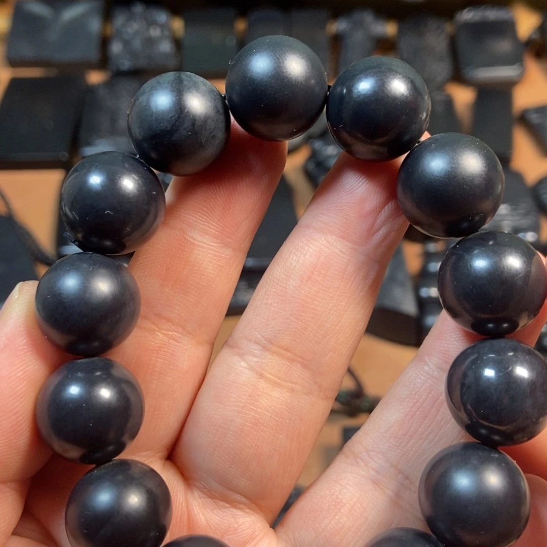 和田玉（墨玉）未镶嵌手链