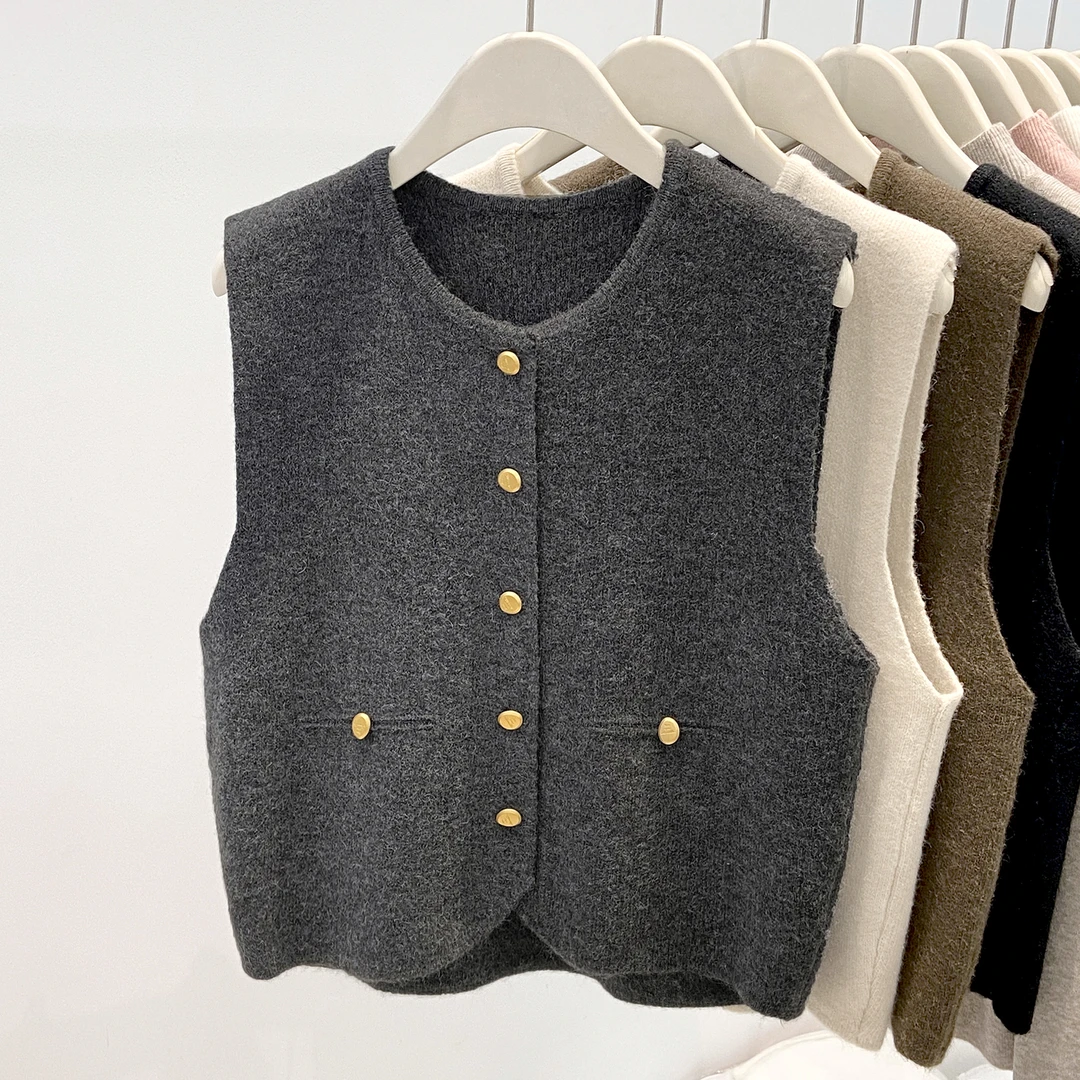 欧货韩版小金扣开衫女2025春季叠穿软糯针织毛衣百搭减龄马甲上衣