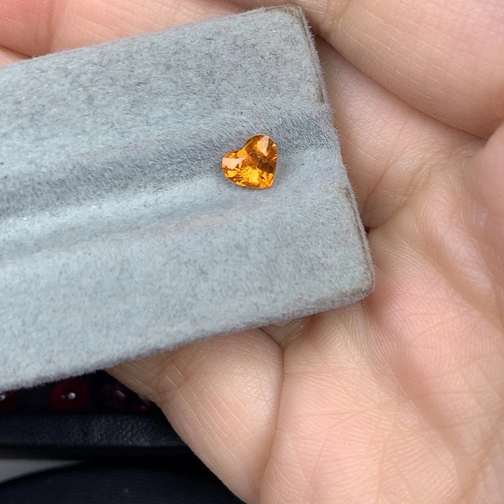 石榴石未镶嵌裸石爱心心6芬达石