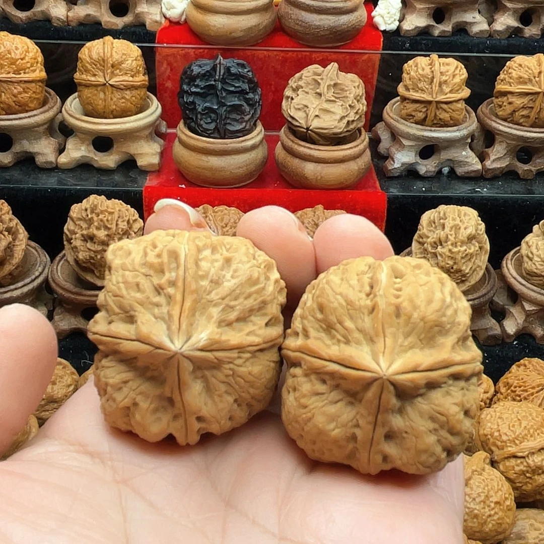 裂***纹文玩核桃吊坠古玉四棱