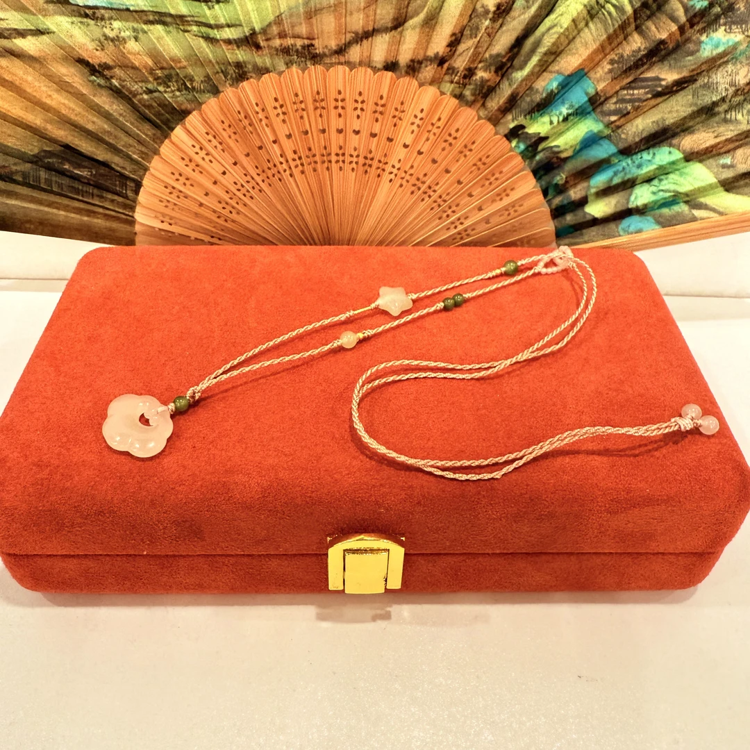 壹屿珠宝     010419   18k金配件和田玉典藏级颈饰