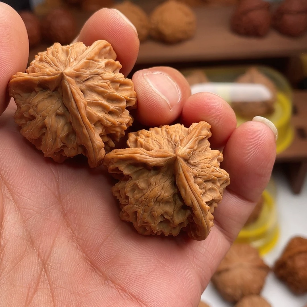 文玩核桃吊坠盘山三棱