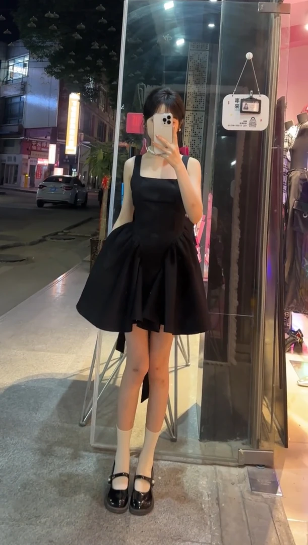 美式ins甜酷风大露背蝴蝶结黑色吊带公主裙收腰显瘦连衣裙短裙女