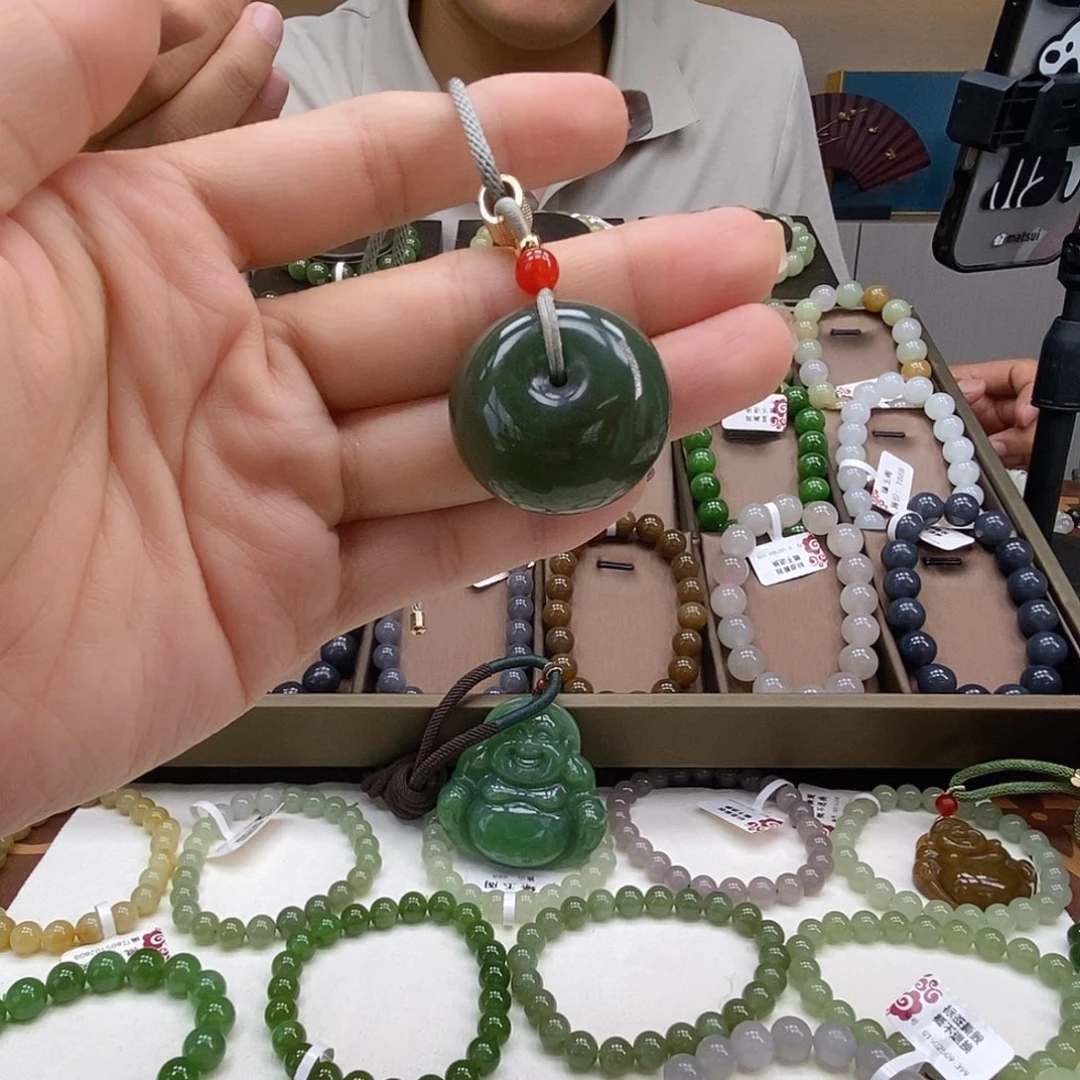 未镶嵌手串和田玉平安扣