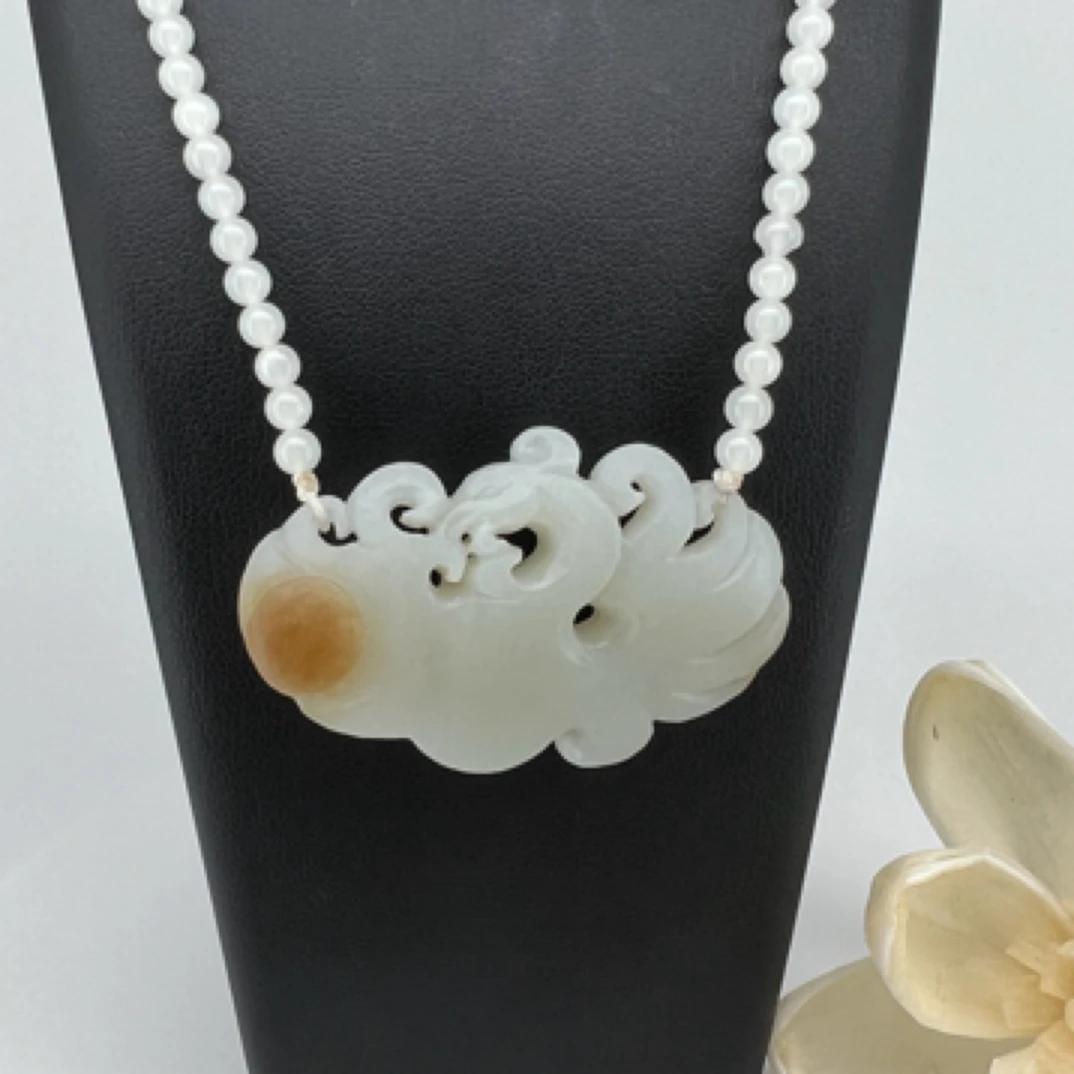 新疆和田玉且末料凤牌挂坠 49.5*32*8