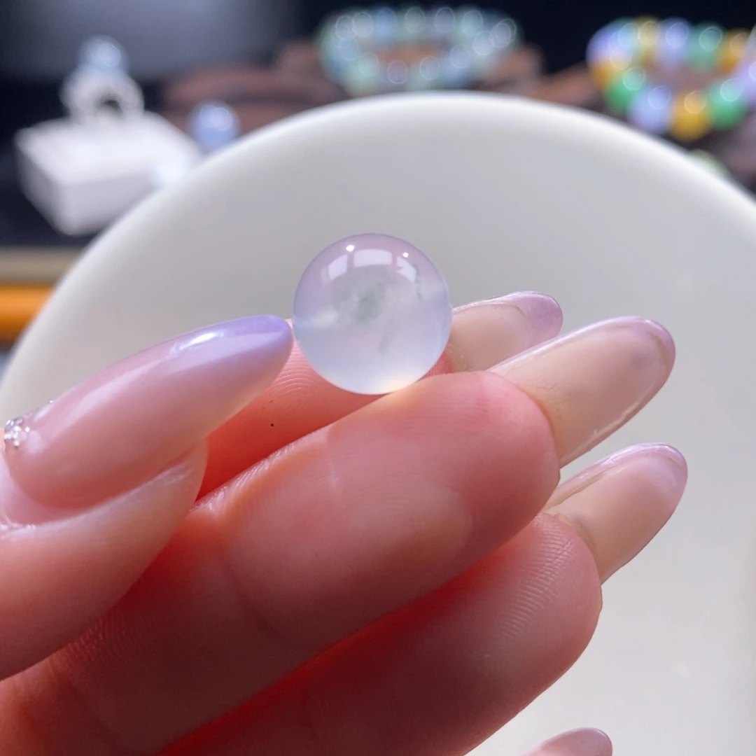翡翠未镶嵌颈饰翡翠白冰底飘绿珠