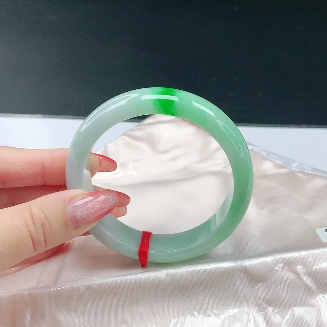 翡翠手镯未镶嵌翡翠320