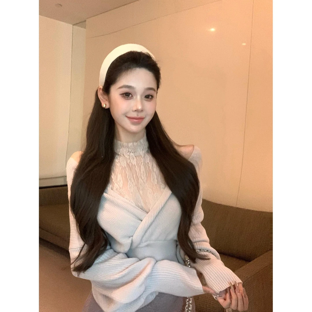 假两件蕾丝挂脖针织打底衫女秋季毛衣内搭收腰短款气质轻熟风上衣