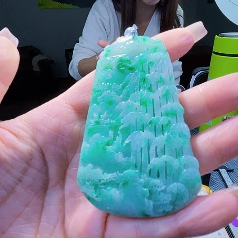 颈饰未镶嵌翡翠一个