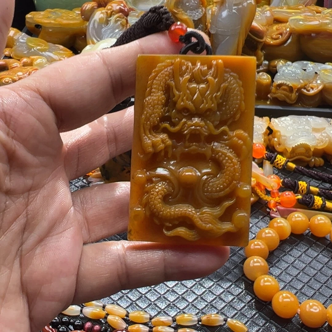 石英质玉未镶嵌颈饰