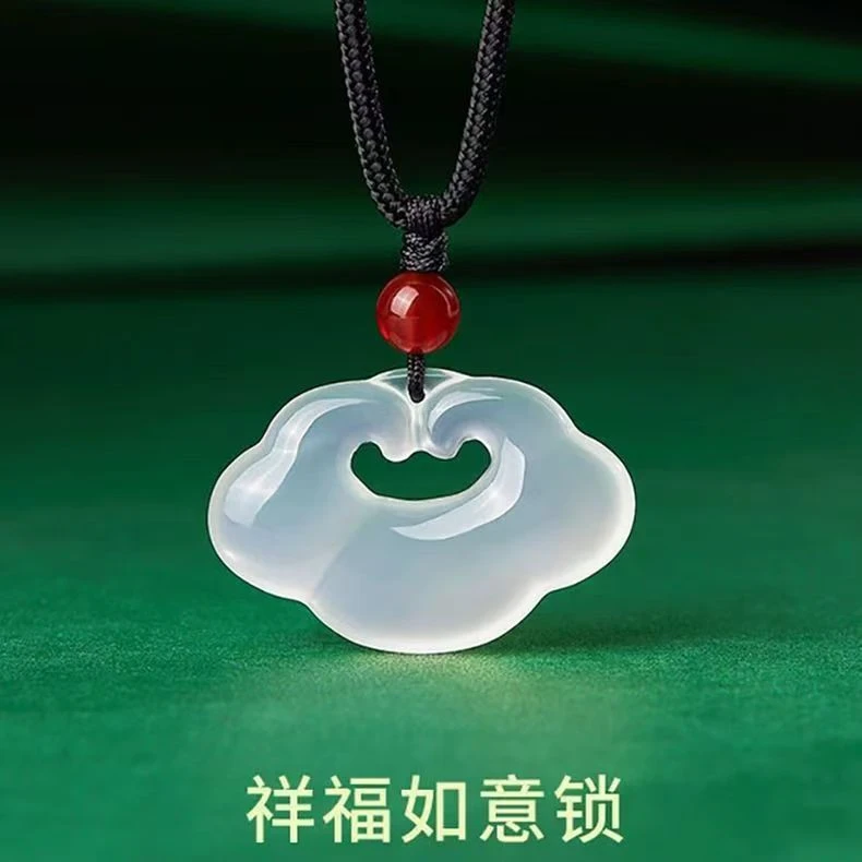 Chow Tai Seng/周大生白月光玉髓祥云锁吊坠复古时尚精美女友礼物